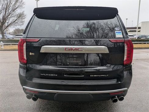 Used 2021 GMC Yukon XL Denali w/ Denali Premium Package image 4