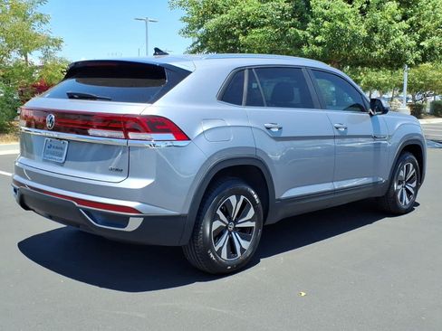 Used 2024 Volkswagen Atlas Cross Sport SE AWD/4WD image 7