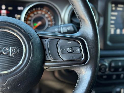 Used 2018 Jeep Wrangler Unlimited Sport S image 28