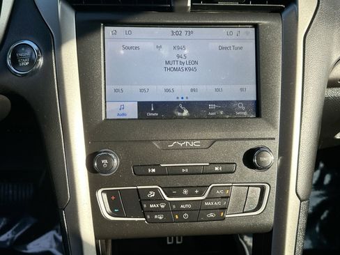 Used 2020 Ford Fusion SE image 16