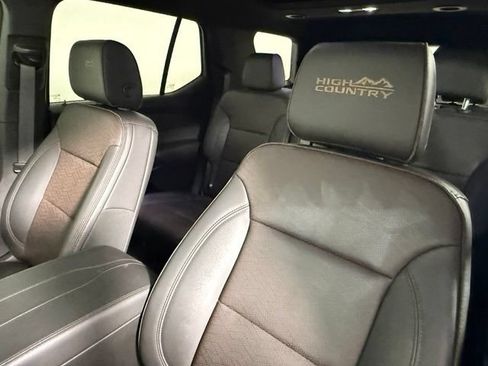 Used 2023 Chevrolet Traverse High Country FWD image 33