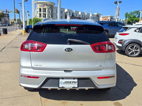 Used 2017 Kia Niro LX FWD image 4