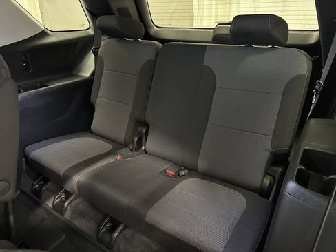 Used 2020 Chevrolet Traverse LT FWD image 14