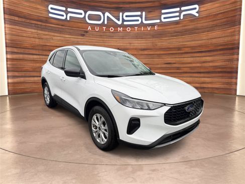 Used 2023 Ford Escape Active AWD/4WD image 9