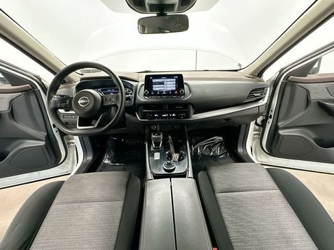 Used 2023 Nissan Rogue SV AWD/4WD image 19