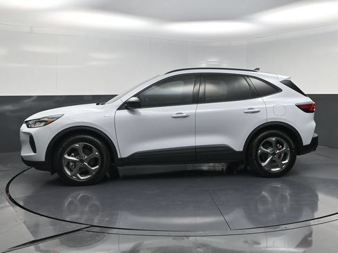 Used 2025 Ford Escape ST-Line w/ Tech Pack #1 FWD image 3