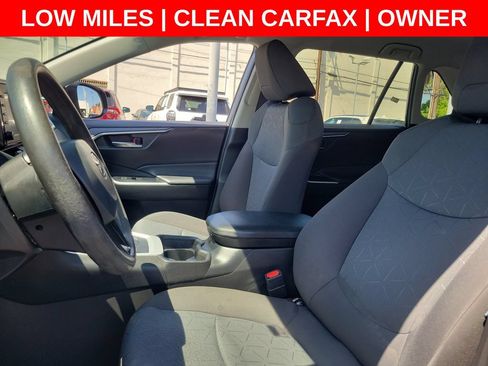 Used 2021 Toyota RAV4 XLE w/ Carpet Mat Package (TMS) FWD image 19