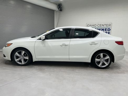 Used 2013 Acura ILX w/ Technology Package image 5