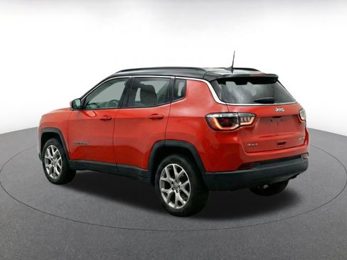 Used 2025 Jeep Compass Limited AWD/4WD image 7