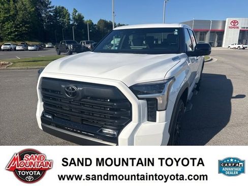 Used 2025 Toyota Tundra Limited AWD/4WD image 7