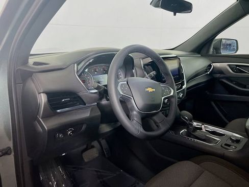Used 2023 Chevrolet Traverse LT image 11
