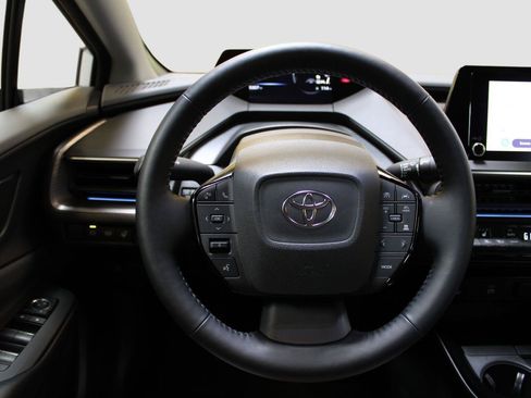 Used 2024 Toyota Prius XLE FWD image 28