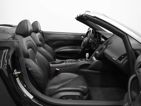 Used 2011 Audi R8 V10 image 22