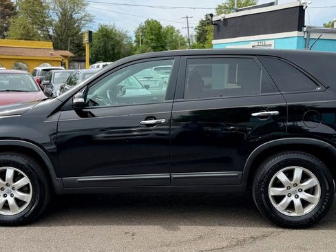 Used 2012 Kia Sorento FWD w/ Third Row Pkg image 6