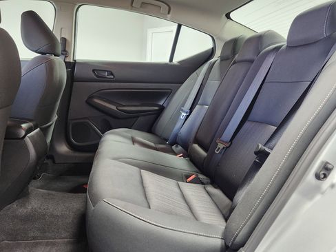 Used 2024 Nissan Altima 2.5 SV image 13