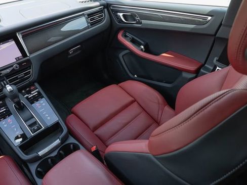 Used 2025 Porsche Macan S AWD/4WD image 26