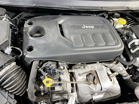 Used 2022 Jeep Cherokee Limited image 29