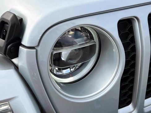 Certified 2022 Jeep Wrangler Unlimited Sahara w/ Cold Weather Group image 8