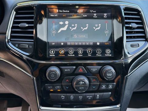 Used 2021 Jeep Grand Cherokee Limited AWD/4WD image 18