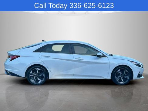 Used 2022 Hyundai Elantra Limited FWD image 6