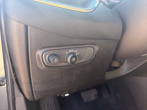 Used 2019 Chevrolet Equinox LT AWD/4WD image 30