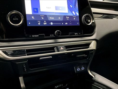 Used 2024 Lexus RX 350 FWD w/ Technology Package image 35