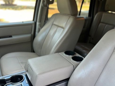 Used 2011 Ford Expedition EL Limited image 4