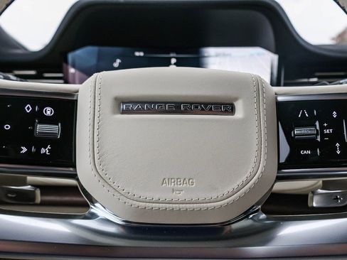 New 2025 Land Rover Range Rover SE image 31