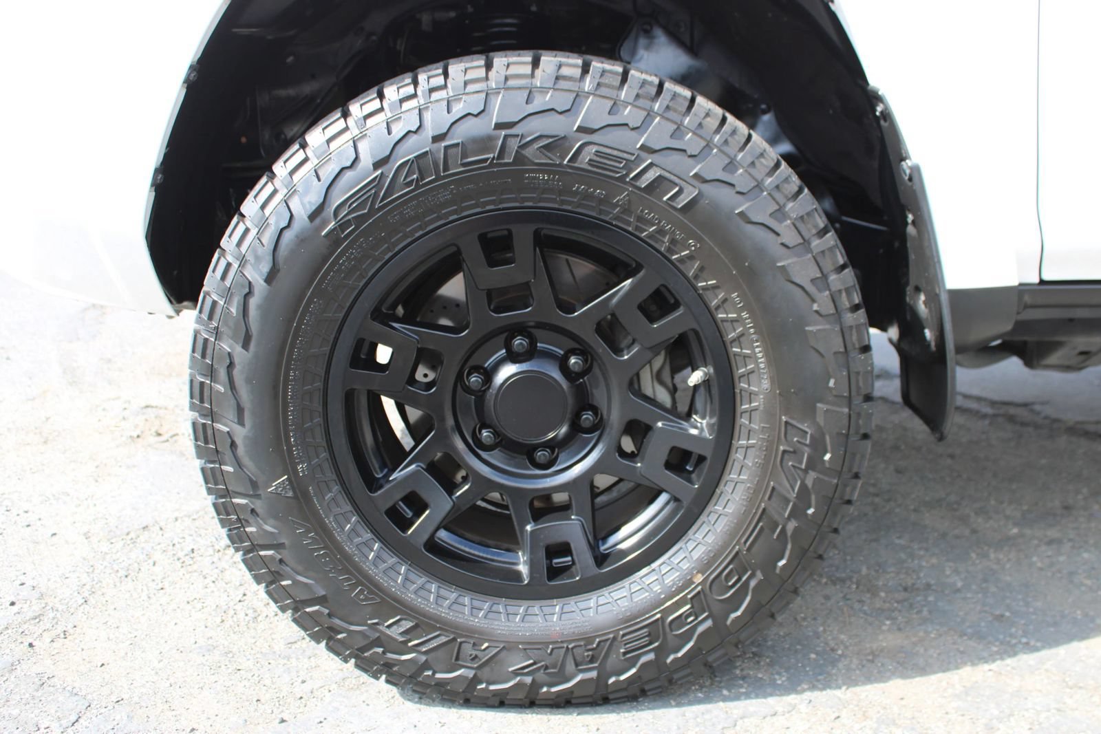 Used 2019 Toyota 4Runner SR5 AWD/4WD image 37