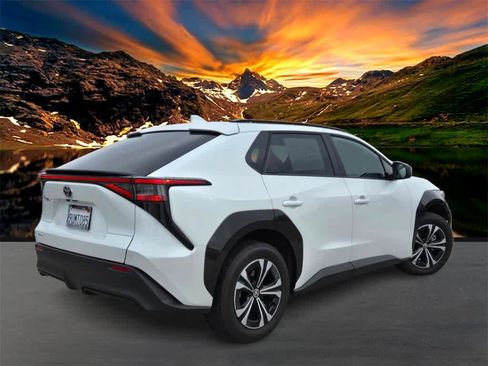 Used 2025 Toyota bZ4X FWD image 6