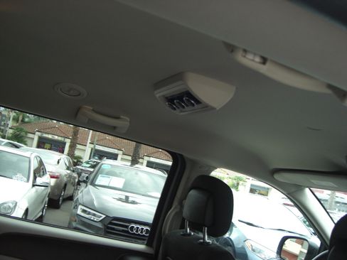 Used 2019 Dodge Grand Caravan SE image 13