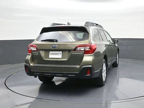 Used 2018 Subaru Outback 2.5i Premium AWD/4WD image 11