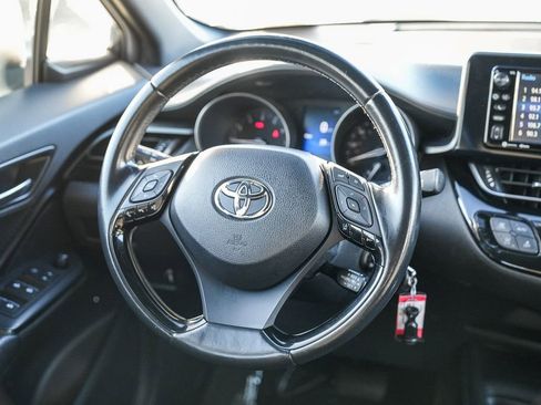 Used 2018 Toyota C-HR XLE image 16