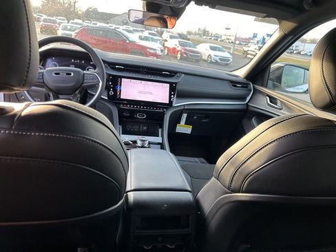 New 2026 Jeep Grand Cherokee Altitude AWD/4WD image 14