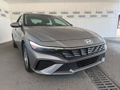 Used 2024 Hyundai Elantra SE