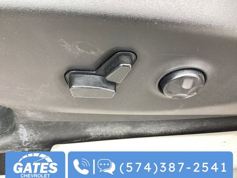 Used 2023 Chrysler Pacifica Touring-L FWD image 20