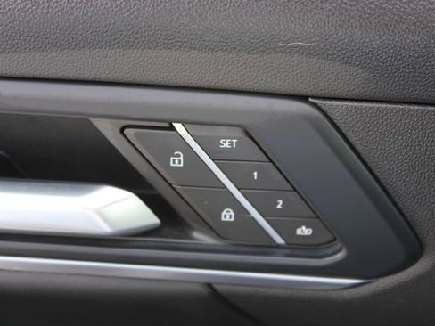 Used 2025 GMC Terrain Elevation w/ Elevation Premium Package FWD image 15
