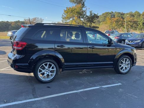 Used 2018 Dodge Journey SXT image 8
