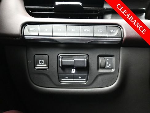 Used 2023 Cadillac Escalade ESV Sport Platinum w/ LPO, ONYX Package image 31