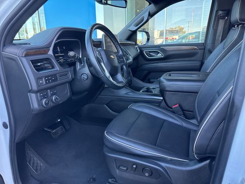 Used 2023 Chevrolet Suburban Premier image 21