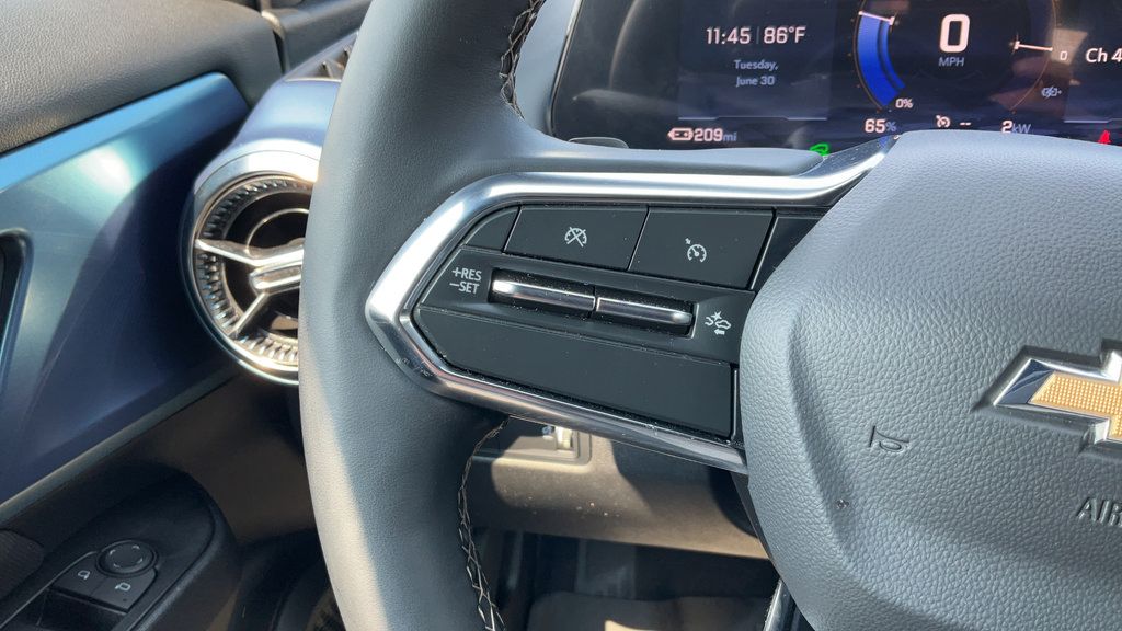 Certified 2024 Chevrolet Equinox EV LT FWD image 31