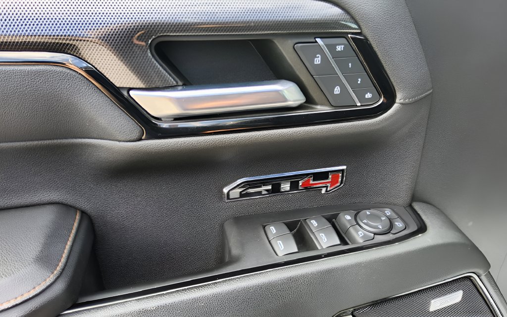 Used 2023 GMC Sierra 1500 AT4 w/ AT4 Premium Package AWD/4WD image 26