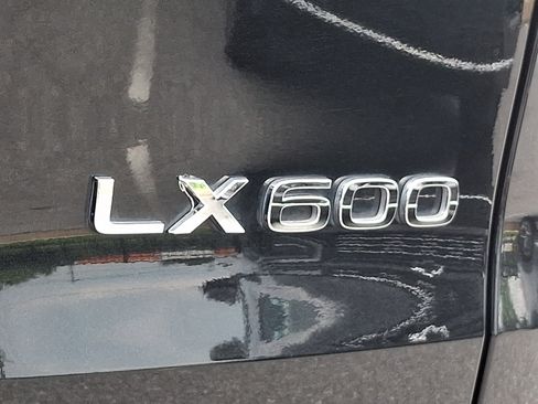 Used 2024 Lexus LX 600 4WD w/ Appearance Package image 32