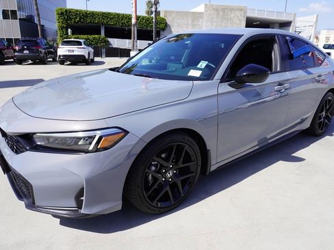 Used 2025 Honda Civic Sport image 4