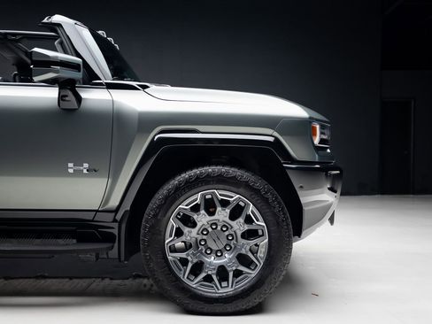 Used 2024 GMC Hummer EV 3X AWD/4WD image 40