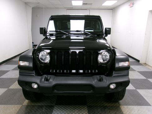 Used 2019 Jeep Wrangler Sport image 15