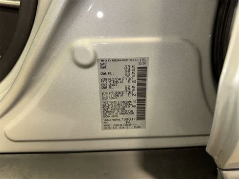 Used 2017 Nissan Rogue SV w/ SV Family Package image 13