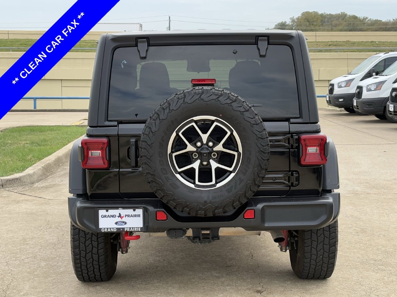 Used 2024 Jeep Wrangler Unlimited Rubicon AWD/4WD image 7