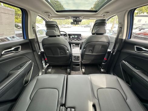 New 2026 Kia Sportage EX w/ EX Panorama Roof Package image 13