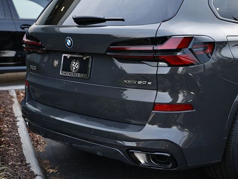 New 2026 BMW X5 xDrive50e w/ Executive Package image 9